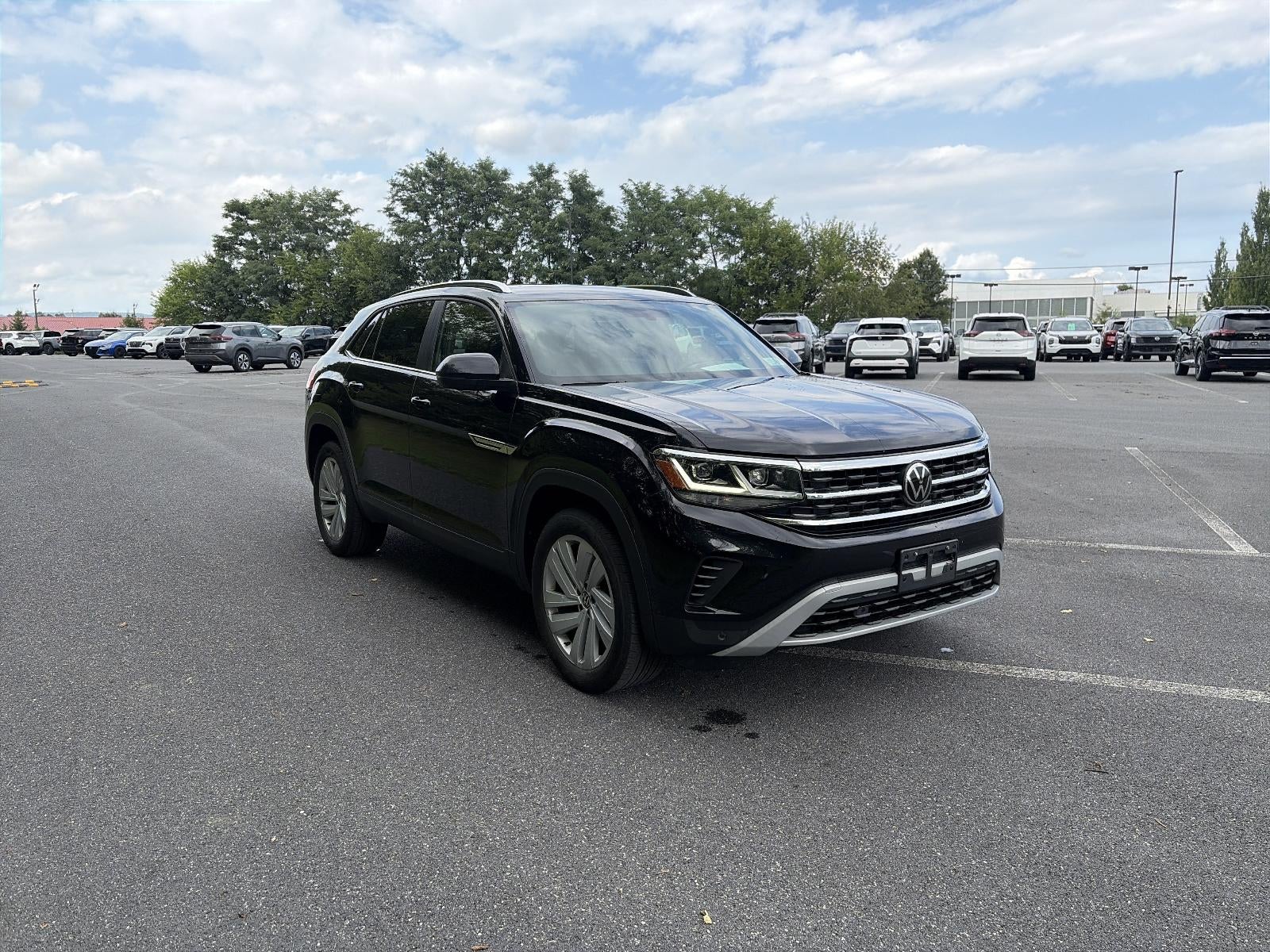 2023 Volkswagen Atlas Cross Sport 2.0T SE w/Technology 4MOTION