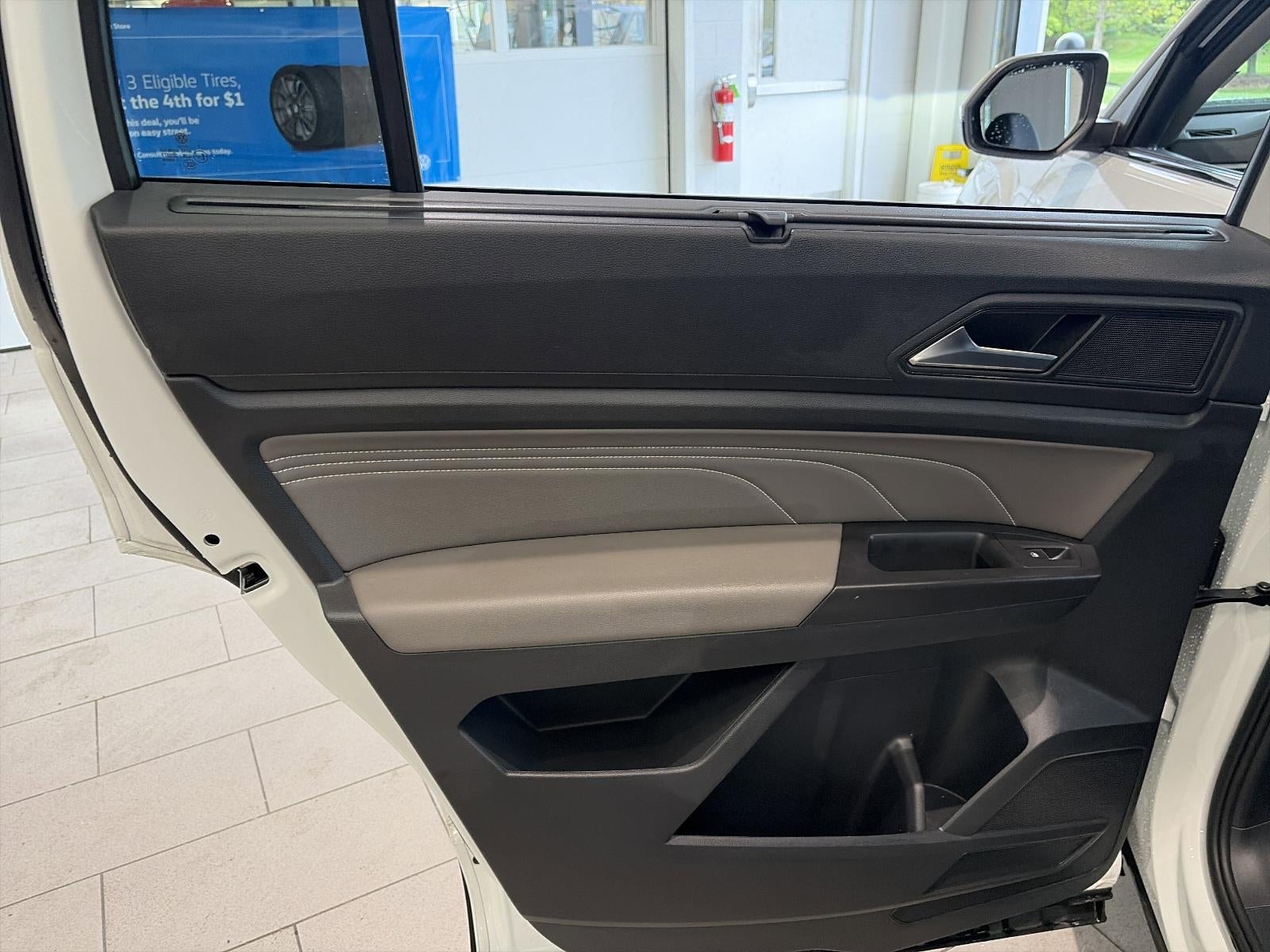 2023 Volkswagen Atlas 3.6L V6 SE w/Technology 4MOTION