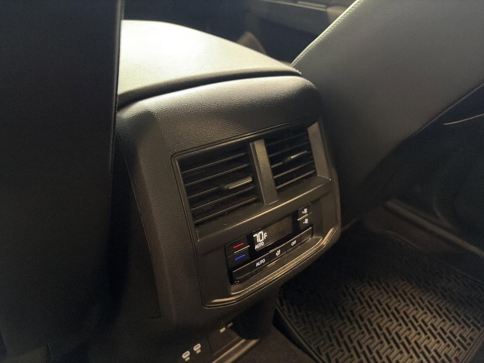 2023 Volkswagen Atlas 3.6L V6 SE w/Technology 4MOTION