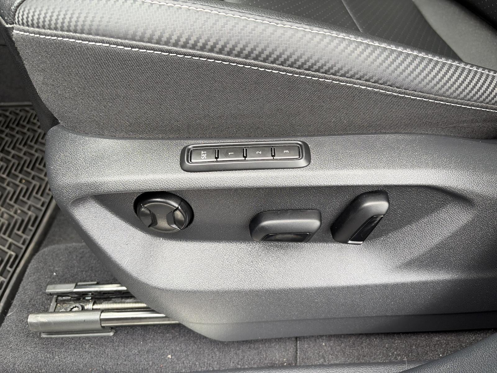 2023 Volkswagen Atlas Cross Sport 3.6L V6 SEL R-Line Black 4MOTION