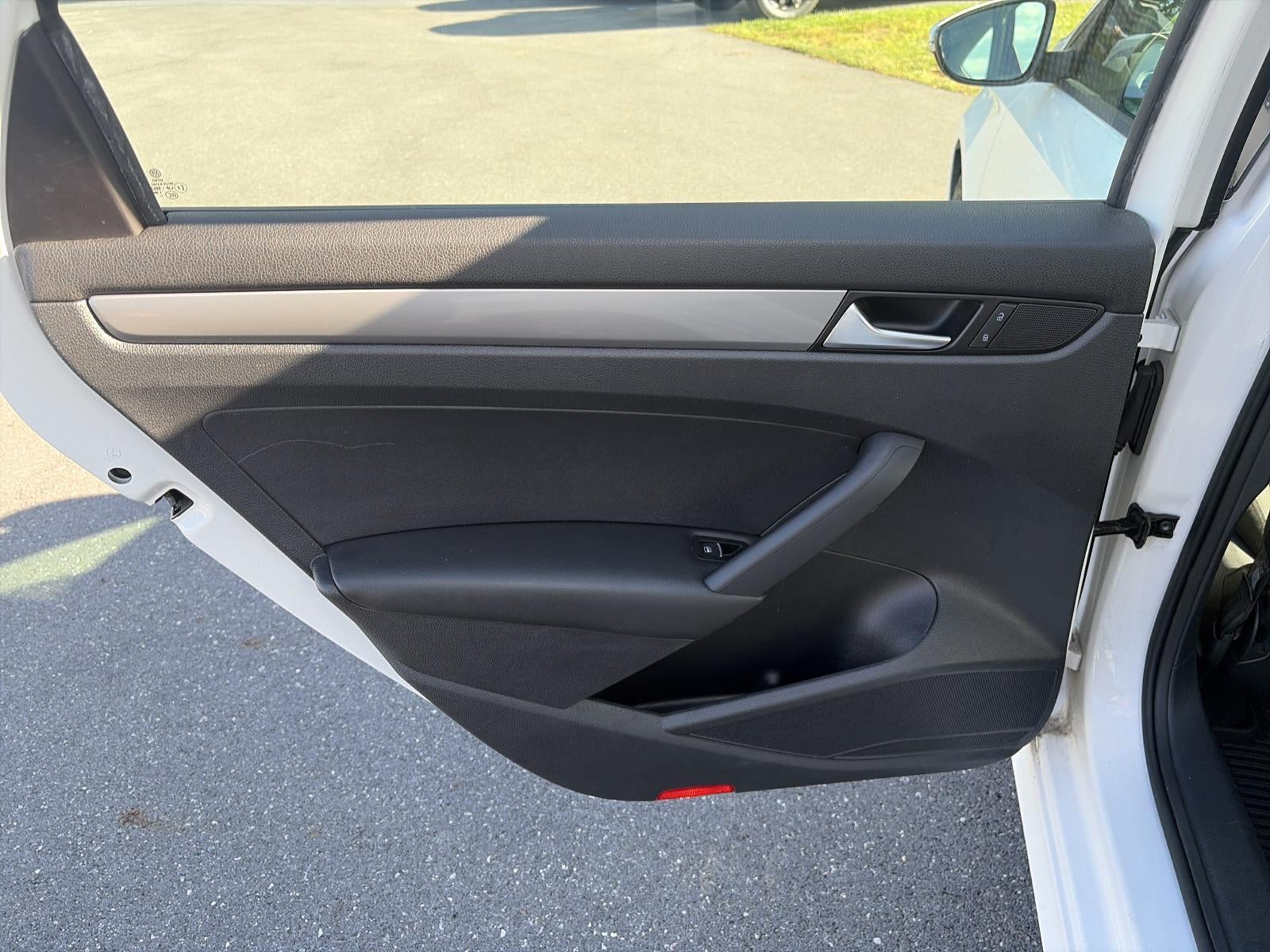 2012 Volkswagen Passat 4dr Sdn 2.5L Auto S PZEV