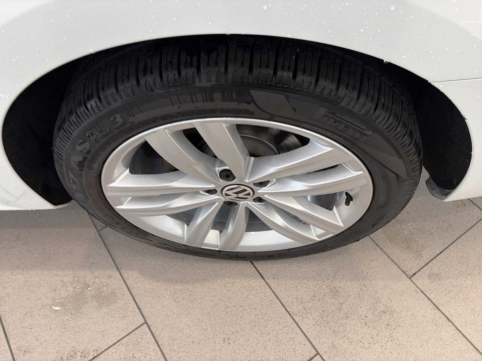 2018 Volkswagen Passat 2.0T SE w/Technology Auto