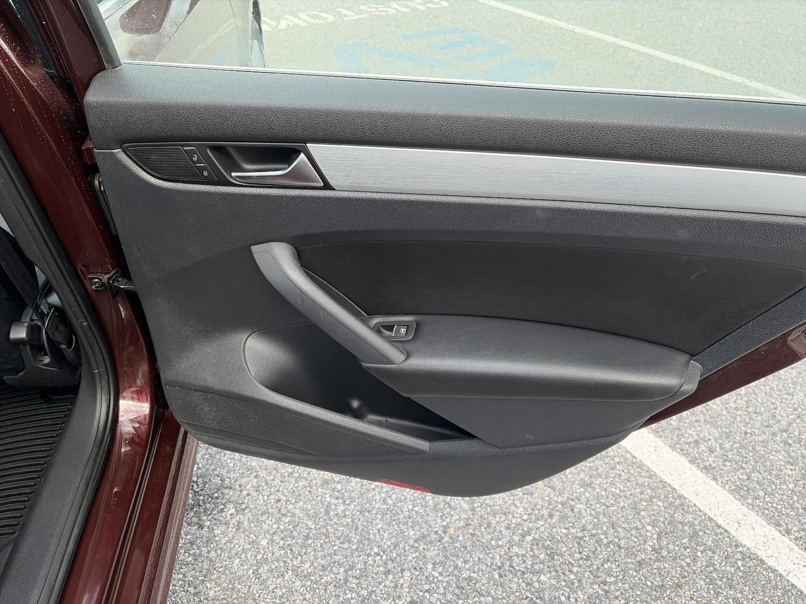 2013 Volkswagen Passat 4dr Sdn 2.5L Auto SE PZEV