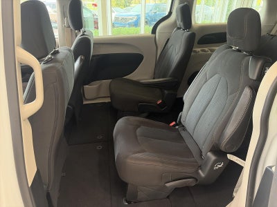 2017 Chrysler Pacifica LX FWD