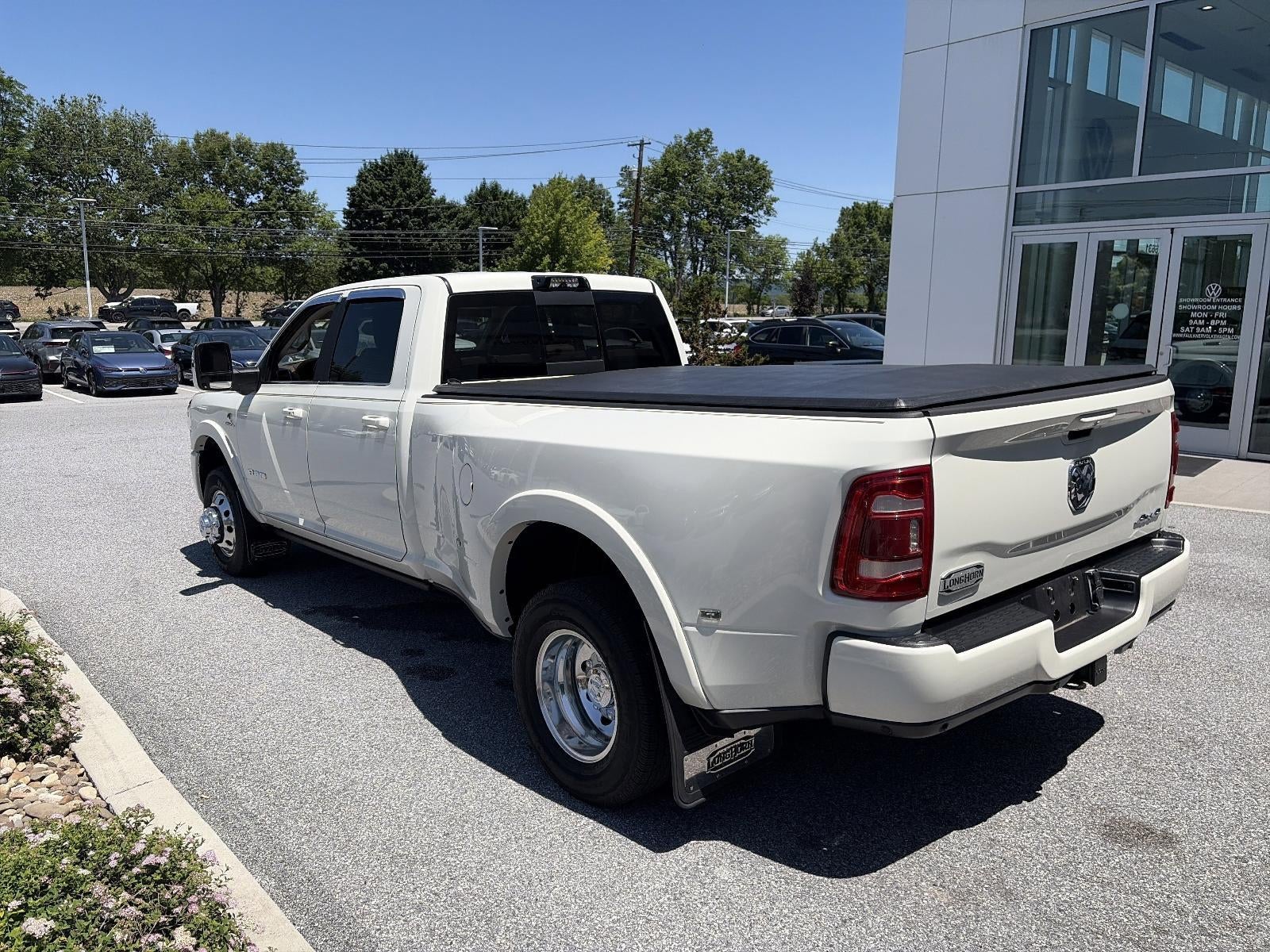 2023 RAM 3500 Longhorn 4x4 Crew Cab 8' Box
