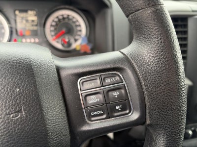 2017 RAM 1500 Express 4x4 Crew Cab 5'7" Box