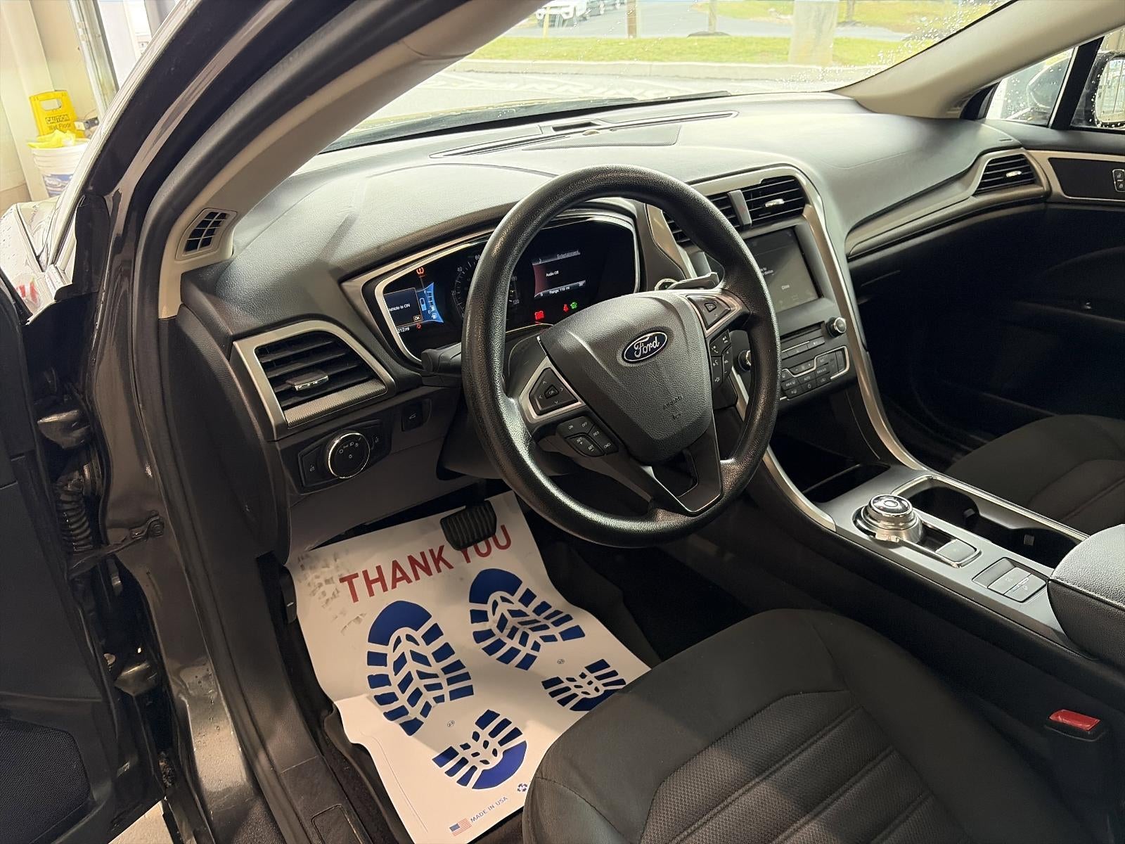 2017 Ford Fusion SE FWD