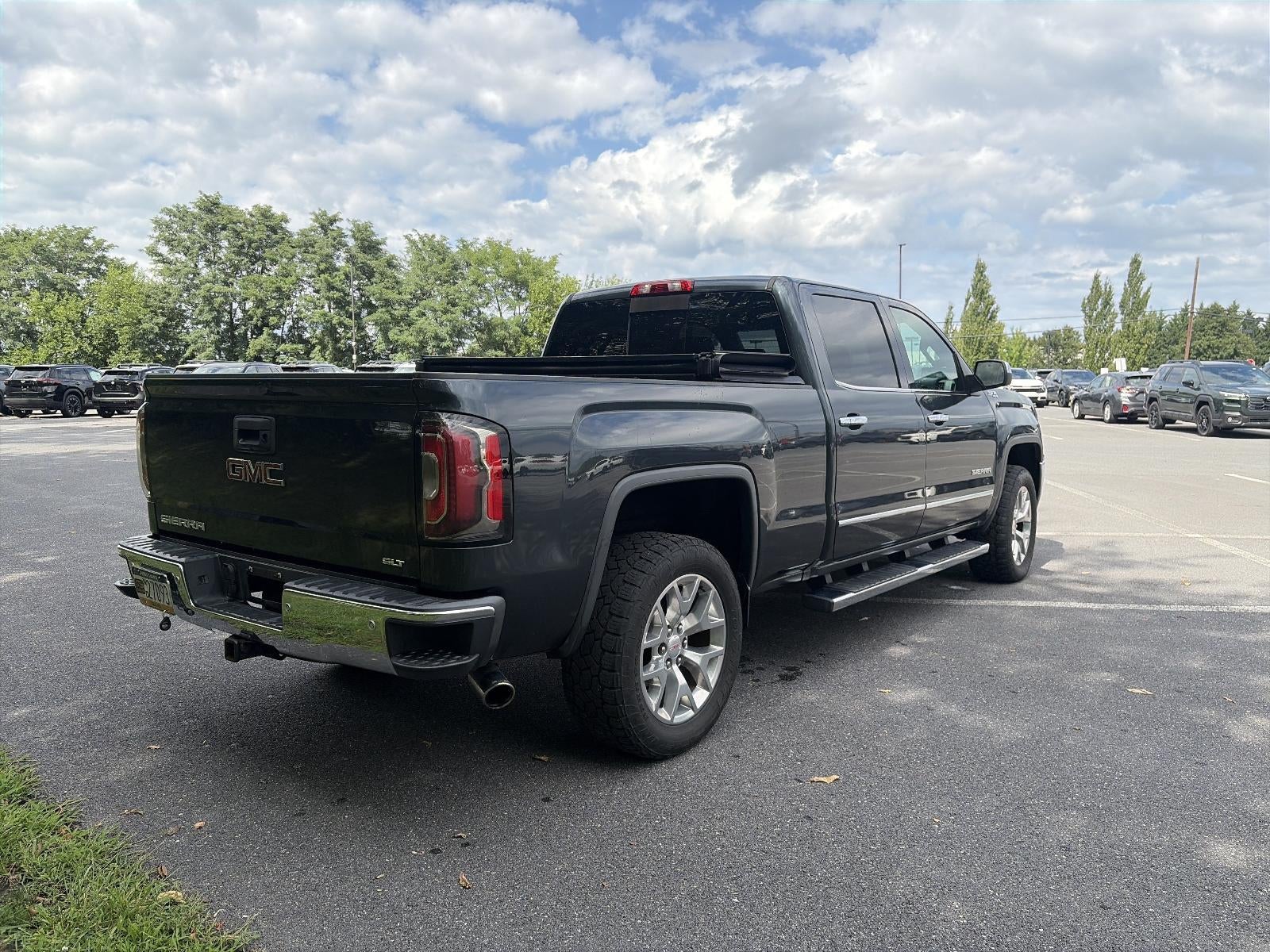 2017 GMC Sierra 1500 Crew Cab Standard Box 4-Wheel Drive SLT