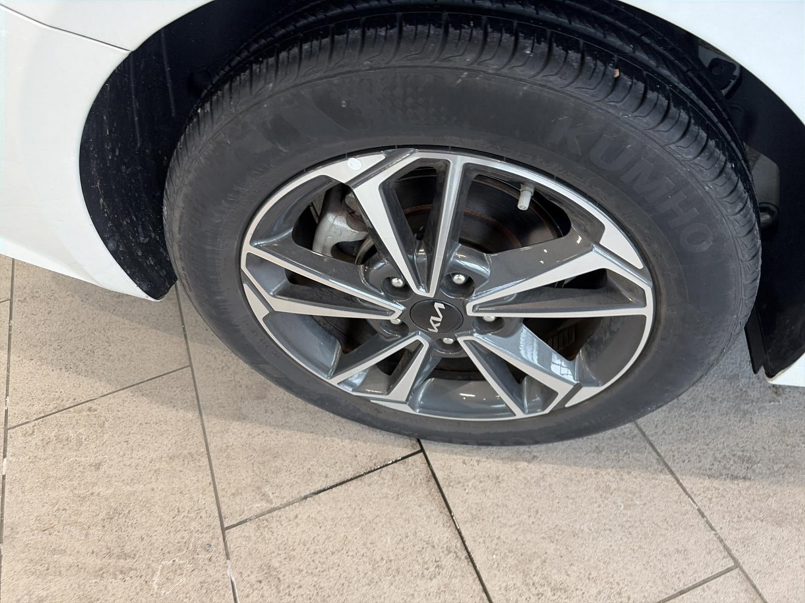 2023 Kia Forte LXS IVT