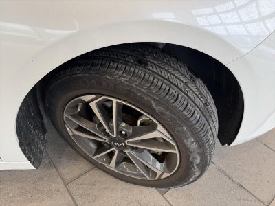 2023 Kia Forte LXS IVT