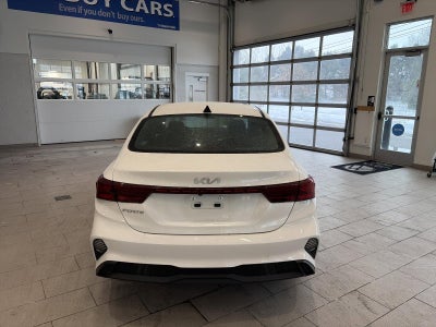 2023 Kia Forte LXS IVT