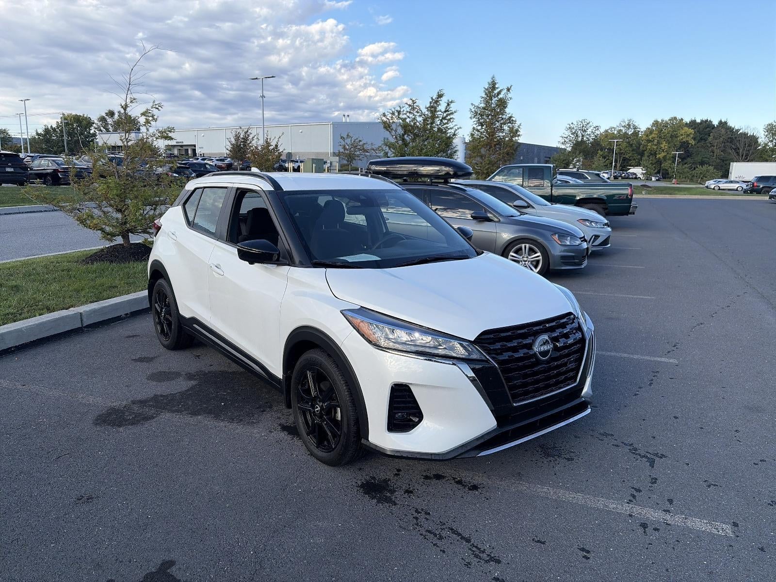 2023 Nissan Kicks SR FWD