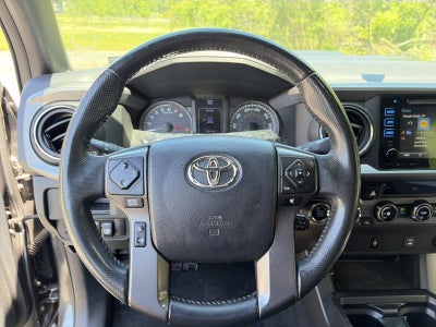 2017 Toyota Tacoma TRD Sport Double Cab 5' Bed V6 4x4 AT (Natl)