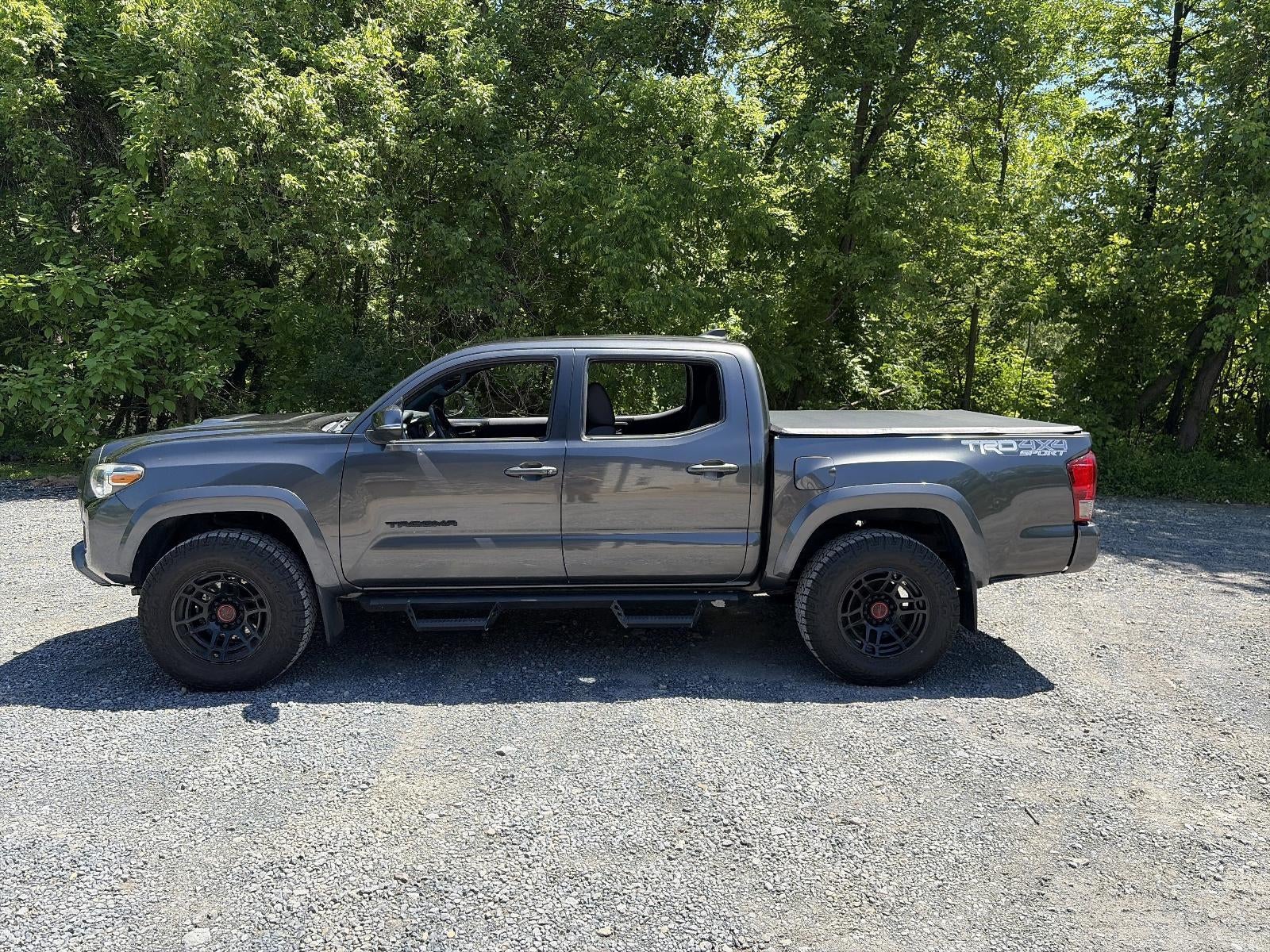 2017 Toyota Tacoma TRD Sport Double Cab 5' Bed V6 4x4 AT (Natl)