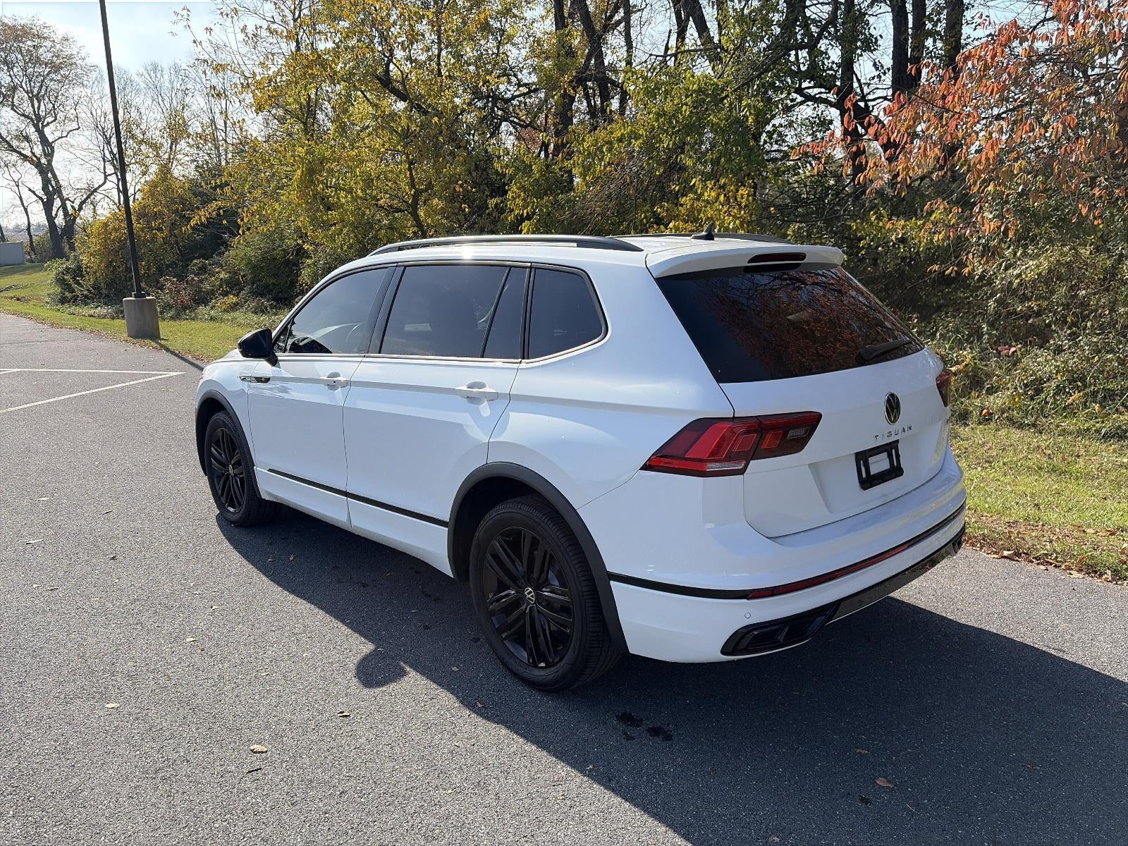 2022 Volkswagen Tiguan 2.0T SE R-Line Black 4MOTION