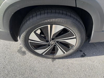 2024 Volkswagen Taos SE 4MOTION