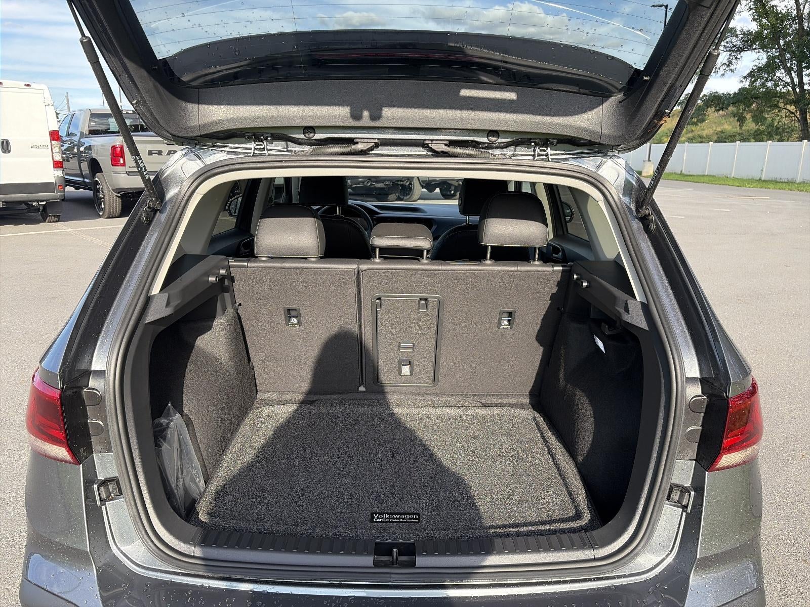 2024 Volkswagen Taos SE 4MOTION