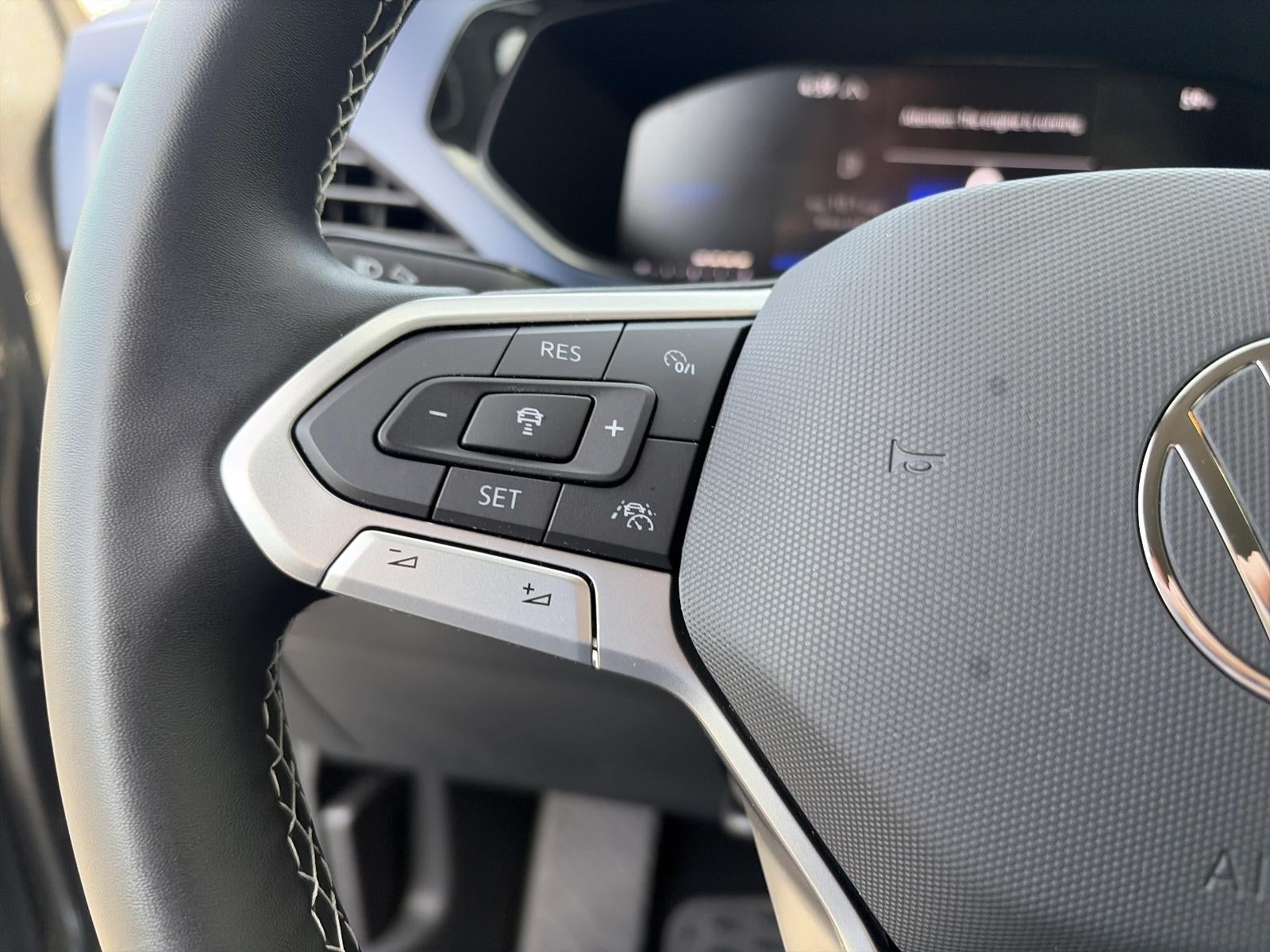 2024 Volkswagen Taos SE 4MOTION