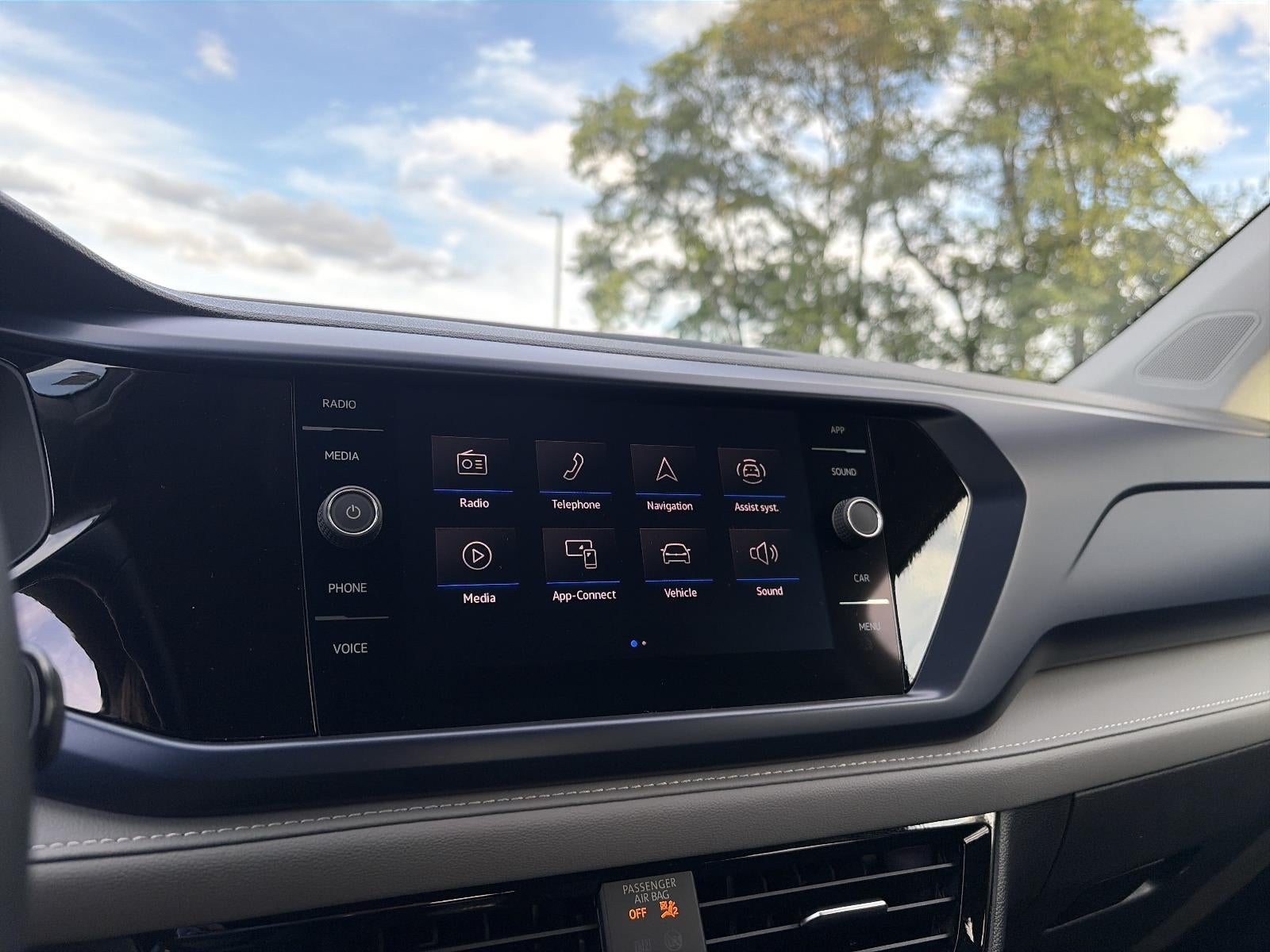 2024 Volkswagen Taos SE 4MOTION