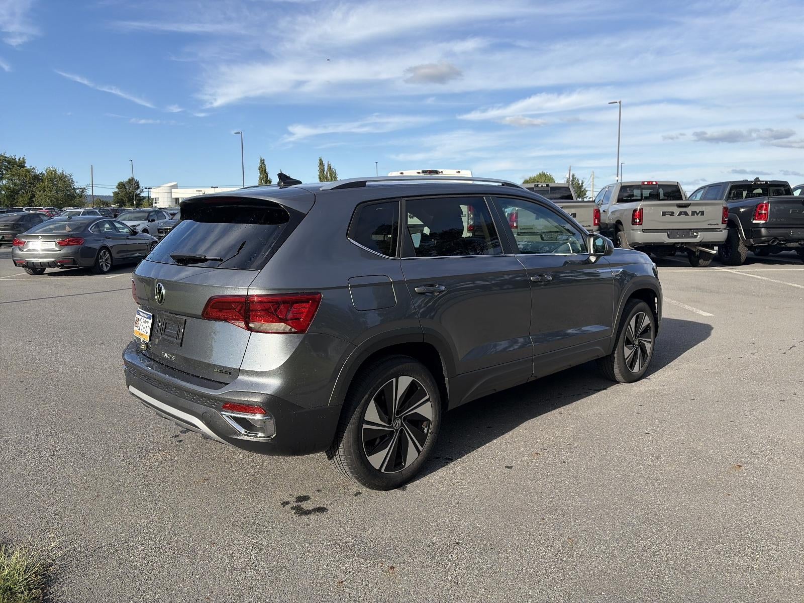2024 Volkswagen Taos SE 4MOTION