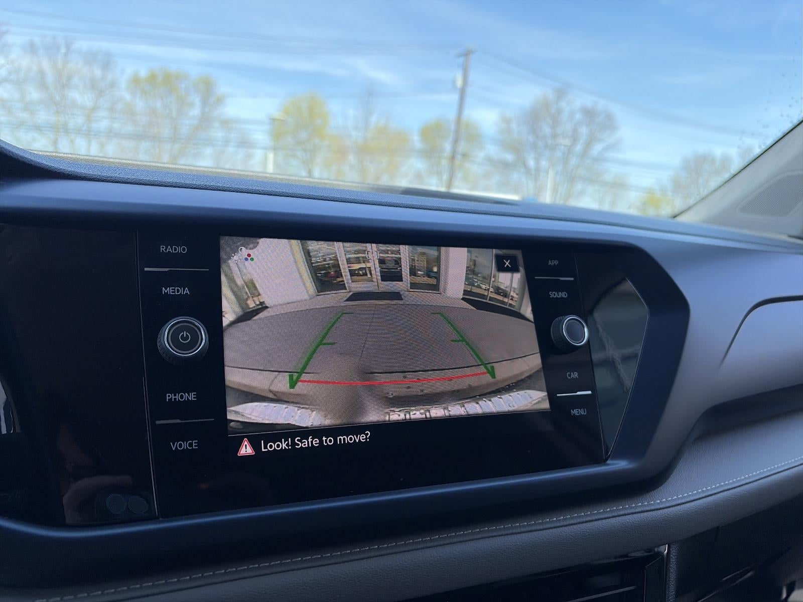 2024 Volkswagen Taos SE 4MOTION