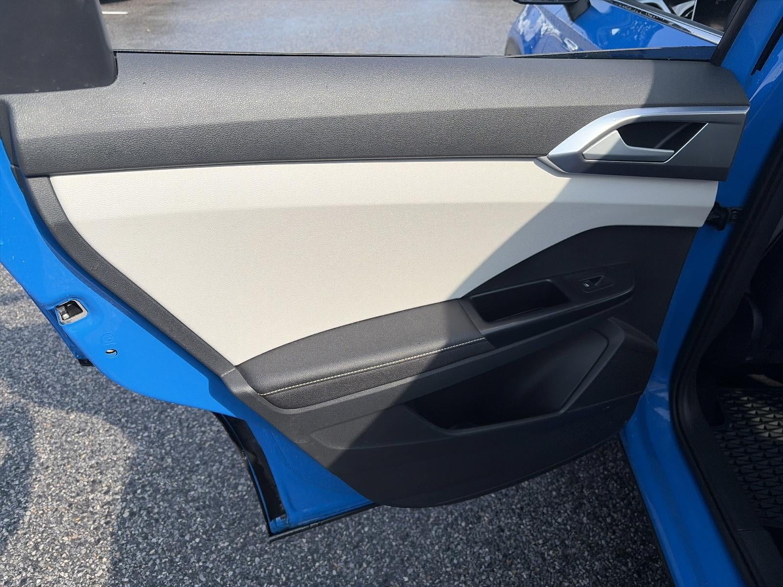 2025 Volkswagen Taos SE 4MOTION