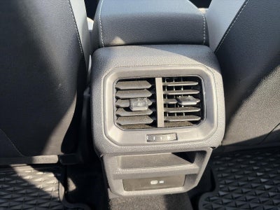 2025 Volkswagen Taos SE 4MOTION