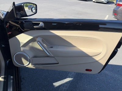 2013 Volkswagen Beetle Convertible 2dr Auto 2.5L PZEV
