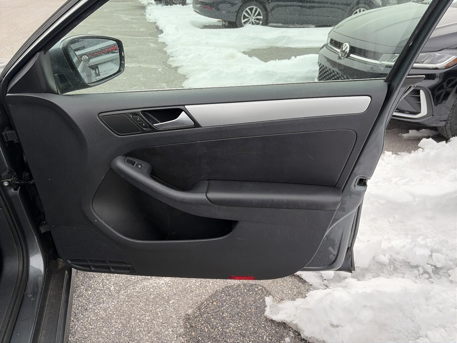 2014 Volkswagen Jetta 4dr Manual SE PZEV Sedan