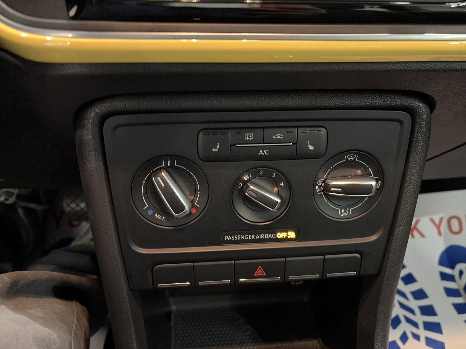 2013 Volkswagen Beetle 2dr Man 2.5L PZEV