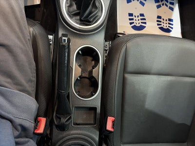 2013 Volkswagen Beetle 2dr Man 2.5L PZEV