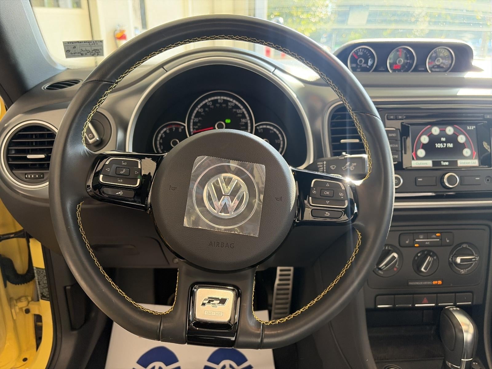 2014 Volkswagen Beetle 2dr DSG 2.0T Turbo R-Line PZEV