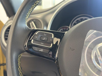 2014 Volkswagen Beetle 2dr DSG 2.0T Turbo R-Line PZEV