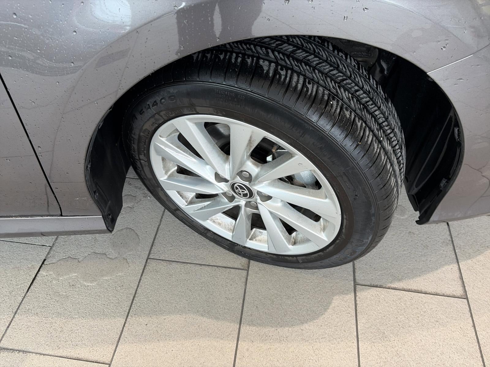 2023 Toyota Camry LE Auto (SE)