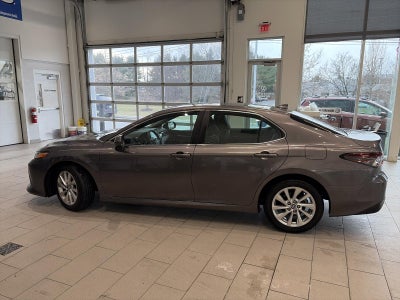 2023 Toyota Camry LE Auto (SE)