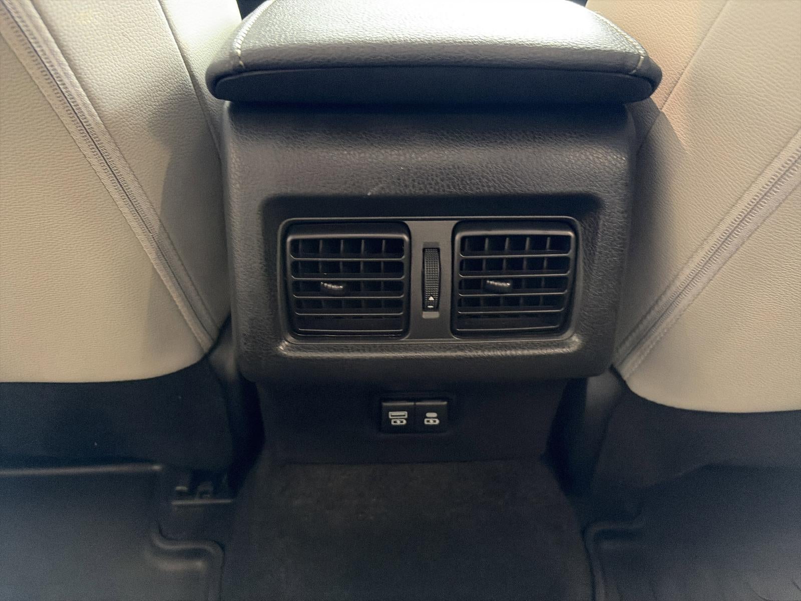 2025 Toyota Camry XSE AWD (Natl)