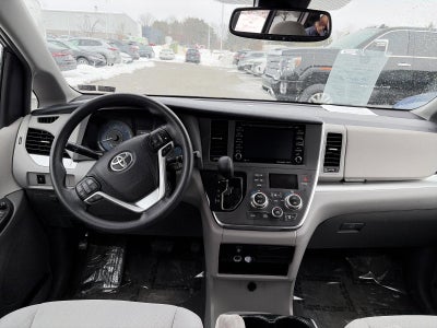 2018 Toyota Sienna LE FWD 8-Passenger (Natl)