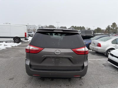 2018 Toyota Sienna LE FWD 8-Passenger (Natl)