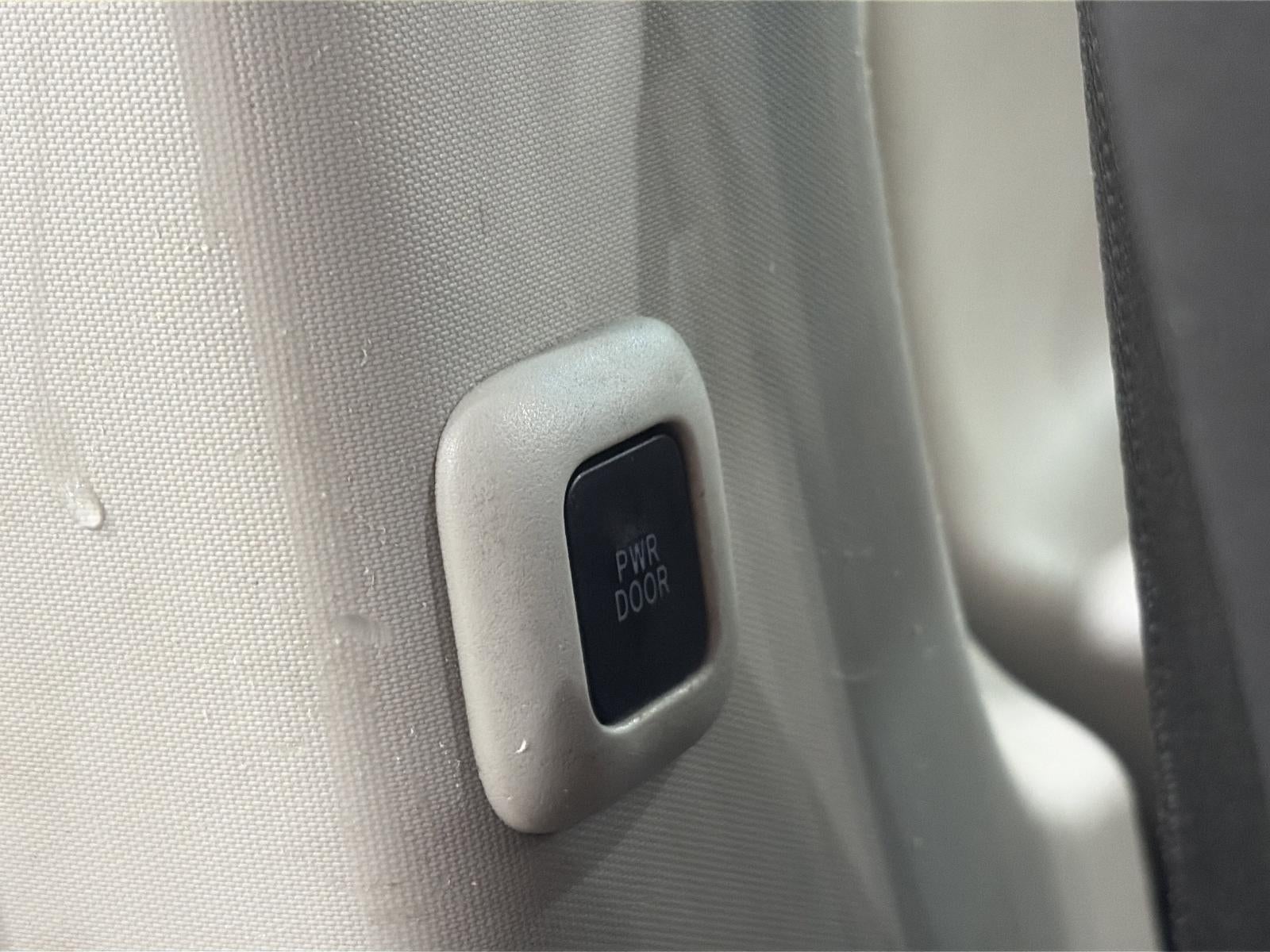 2013 Toyota Sienna 5dr 8-Pass Van V6 SE FWD (Natl)