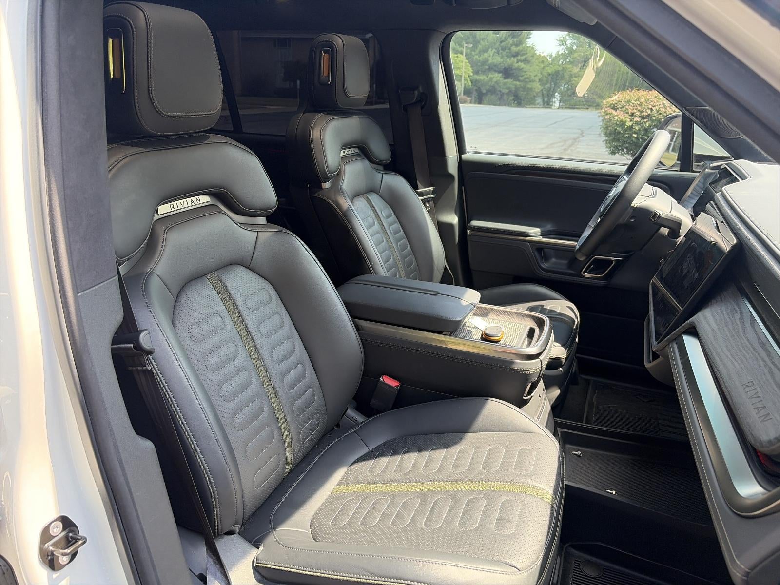 2022 Rivian R1S Launch Edition AWD