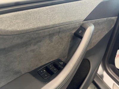 2026 Tesla Model Y RWD