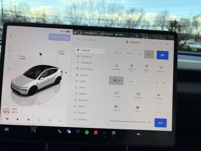 2026 Tesla Model Y AWD