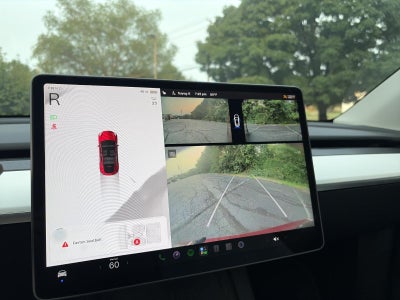 2025 Tesla Model Y Performance AWD *Ltd Avail*