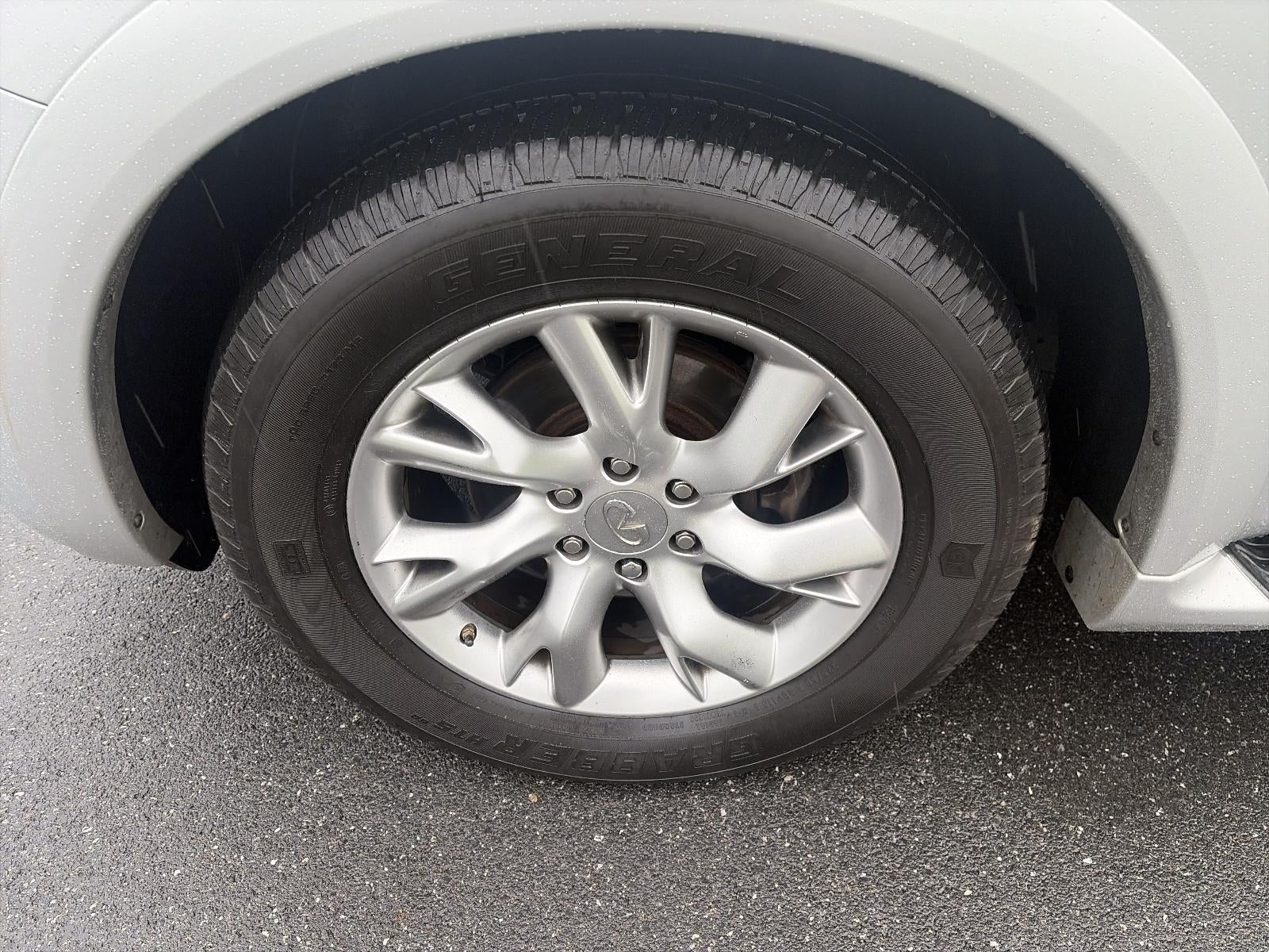 2012 INFINITI QX56 4WD 8-passenger