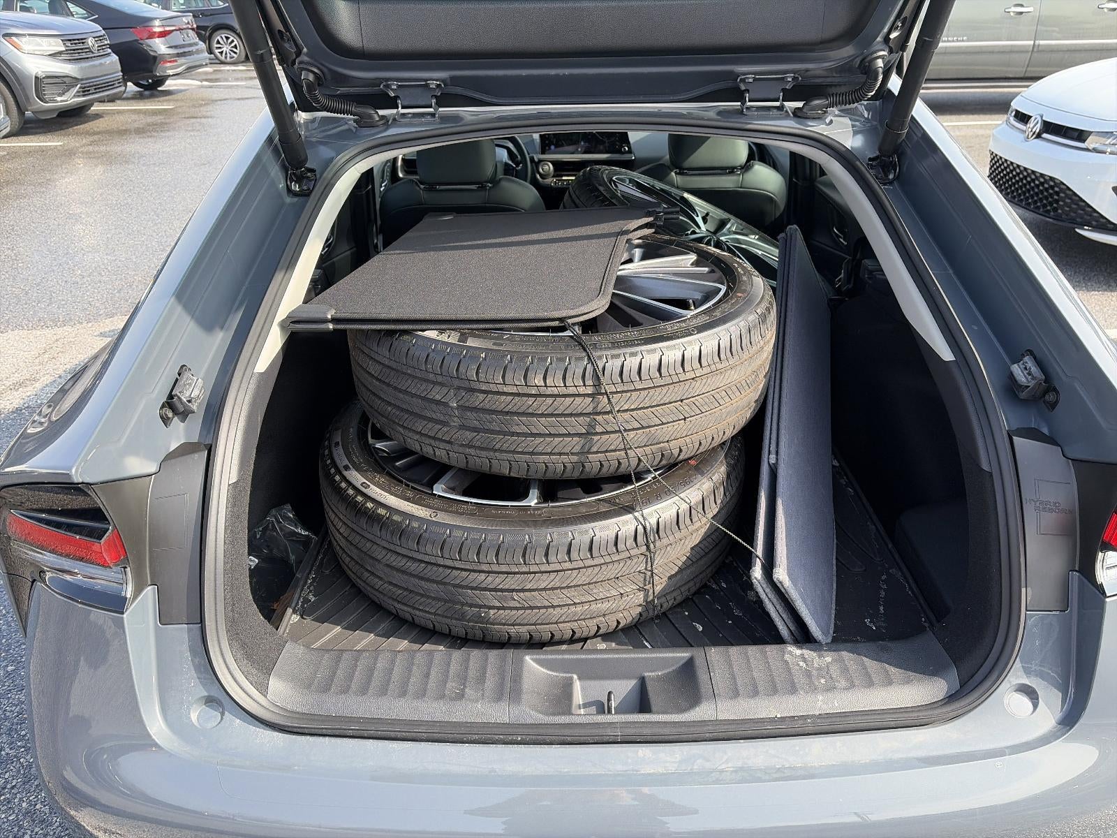 2026 Toyota Prius Limited AWD (Natl)