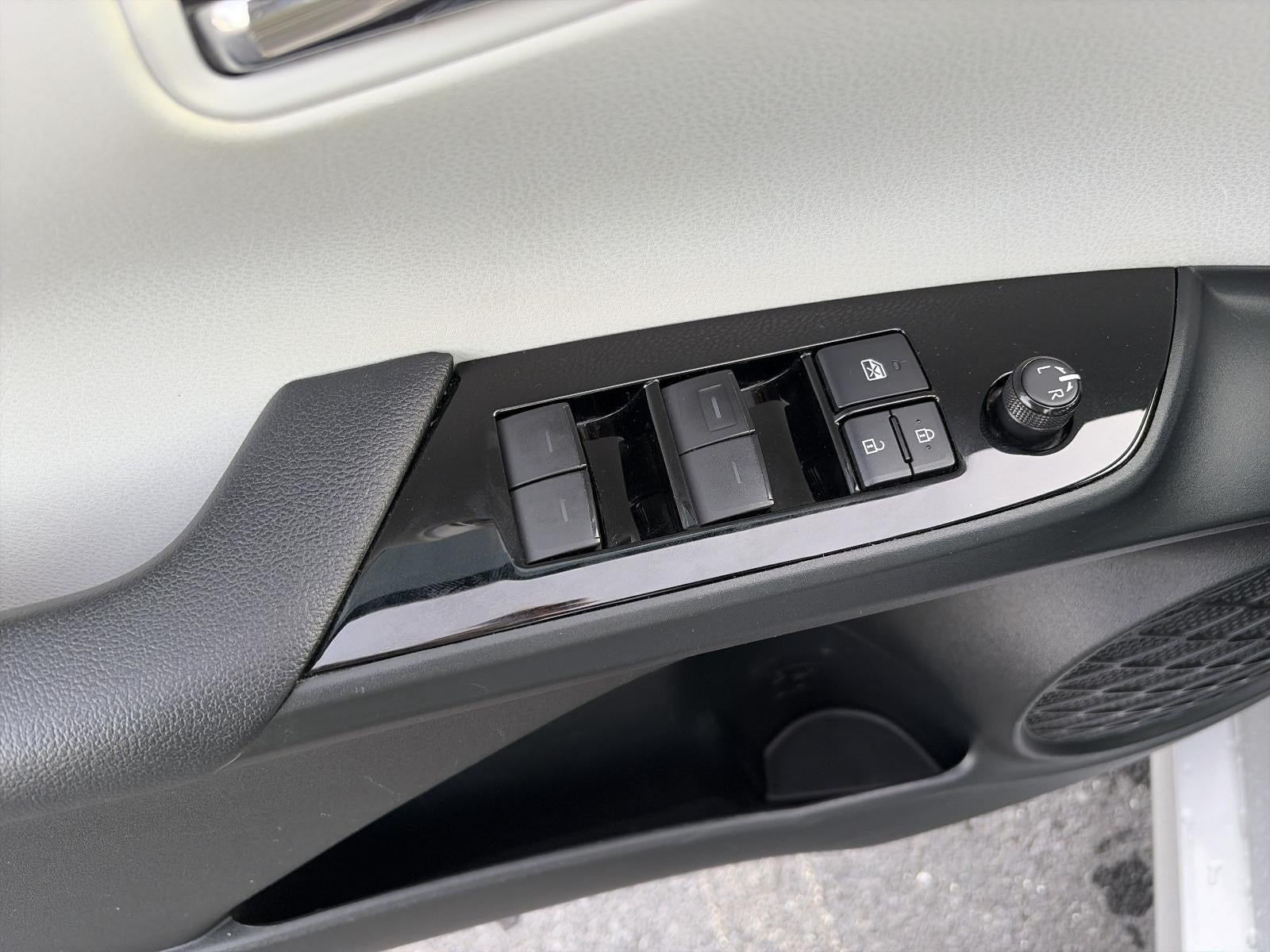 2019 Toyota Prius Prime Premium (Natl)