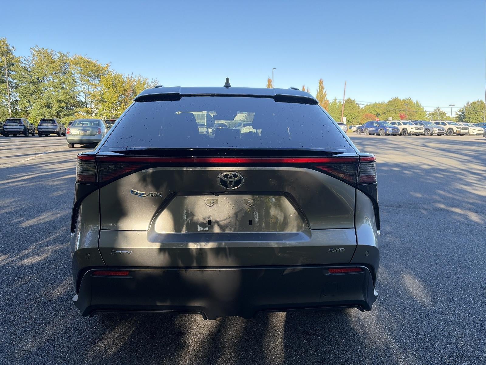 2024 Toyota bZ4X XLE AWD (Natl)