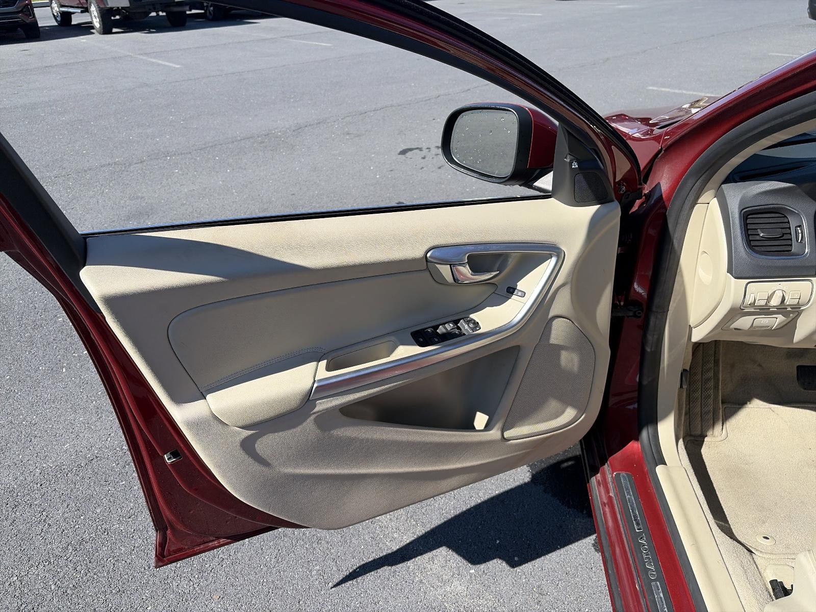 2015 Volvo S60 2015.5 4dr Sdn T5 Platinum AWD