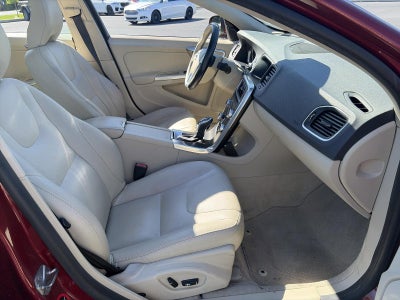 2015 Volvo S60 2015.5 4dr Sdn T5 Platinum AWD