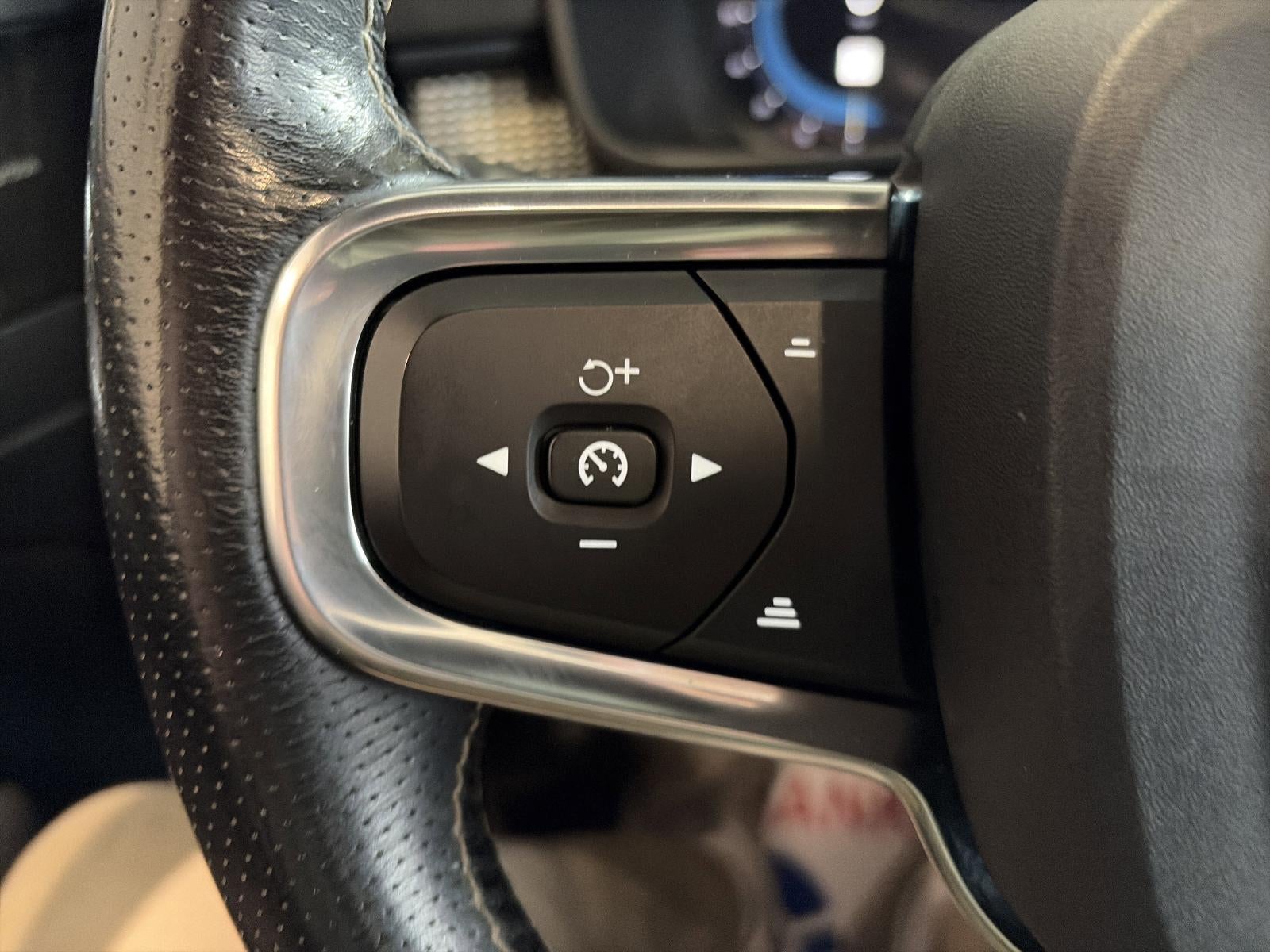 2021 Volvo XC40 Recharge P8 eAWD Pure Electric